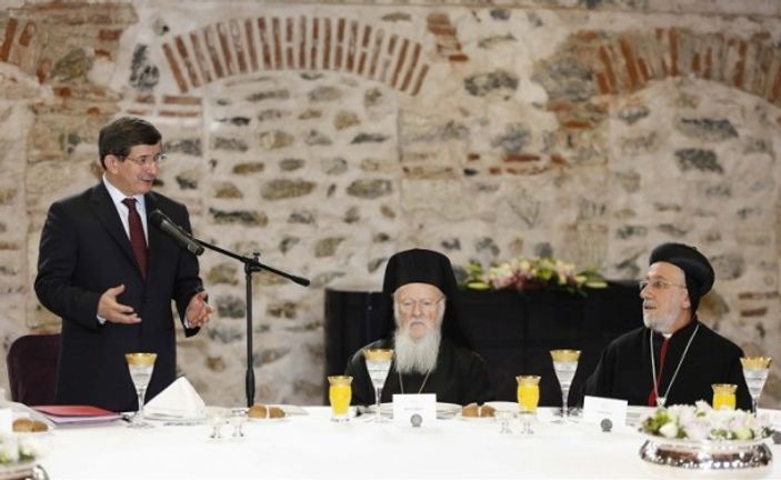 Başbakan Davutoğlu azınlık temsilcilerine hitap etti