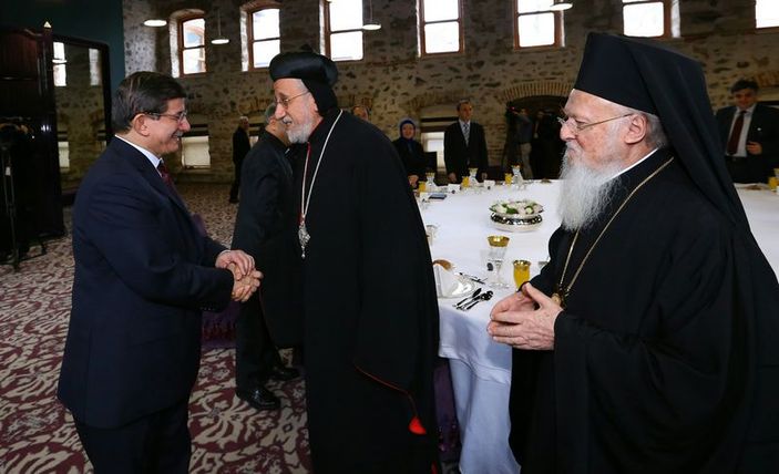 Başbakan Davutoğlu azınlık temsilcilerine hitap etti