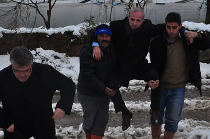 Manisa'da çiftçilerin omuzlarında hasar tespiti