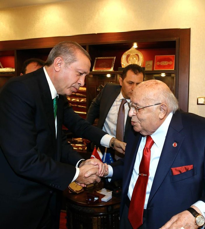 Cumhurbaşkanı Erdoğan Demirel'i ziyaret etti