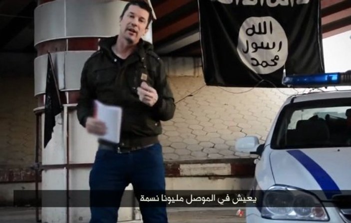 IŞİD esir İngiliz gazeteciye Musul'da haber yaptırdı