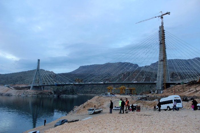 Türkiye’nin 3. büyük köprüsü tamamlandı İZLE