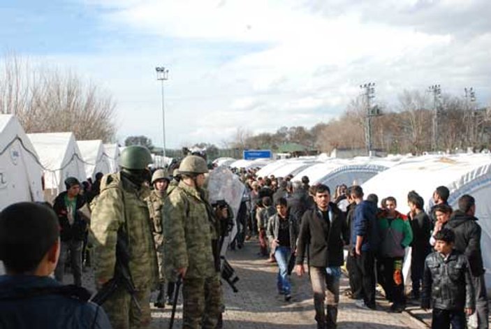 Ezidilerin kampındaki Abdullah Öcalan posteri indirildi