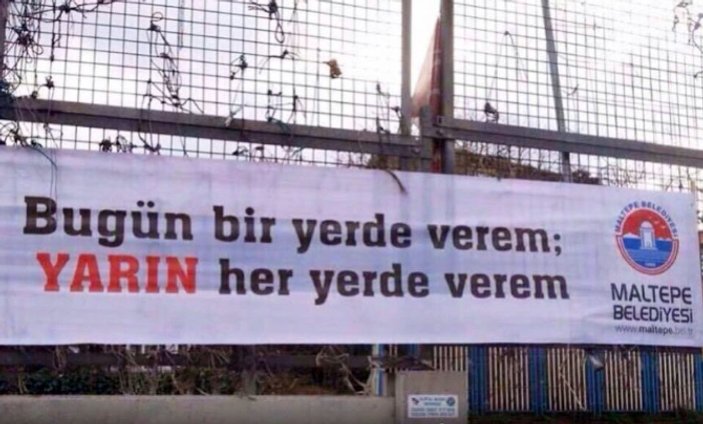 CHP'li belediyenin afişi sosyal medyayı salladı