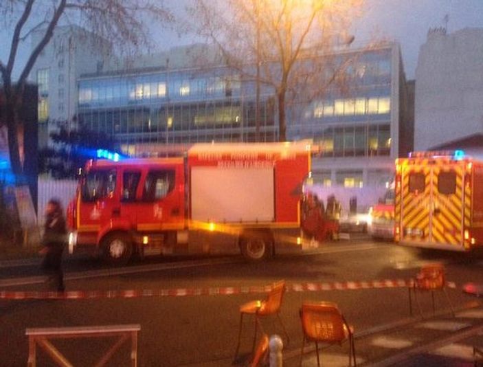 Paris'te polise yeni silahlı saldırı