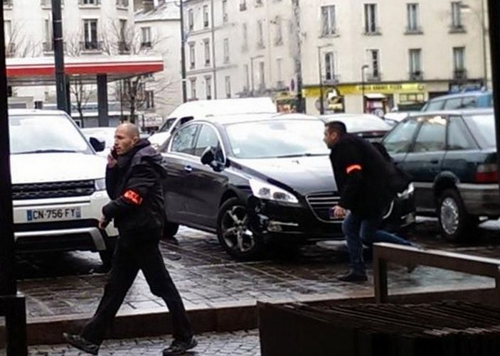 Paris'te ikinci rehine krizi: Saldırgan öldürüldü