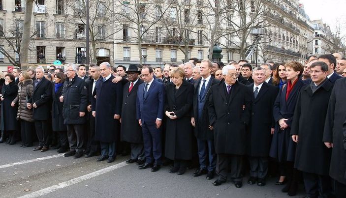 Davutoğlu Paris'teki yürüyüşün ardından konuştu İZLE