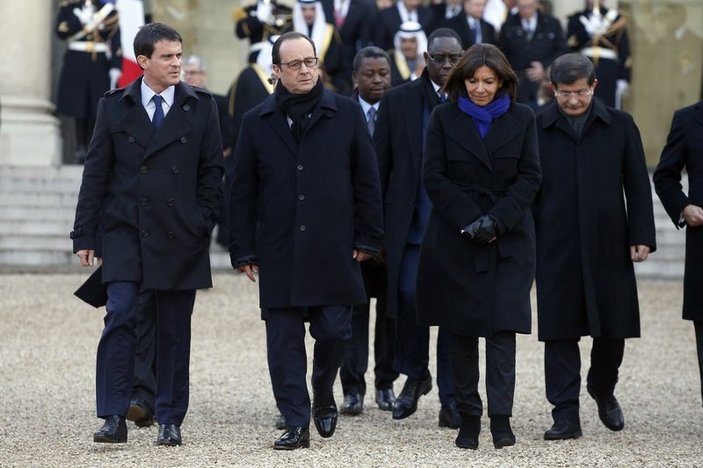 Dünya liderleri teröre karşı Paris'te İZLE