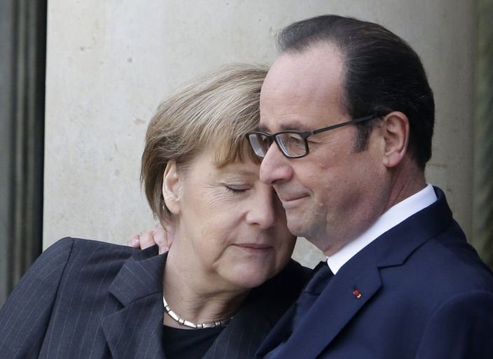 Hollande'ye en büyük teselli Merkel'den