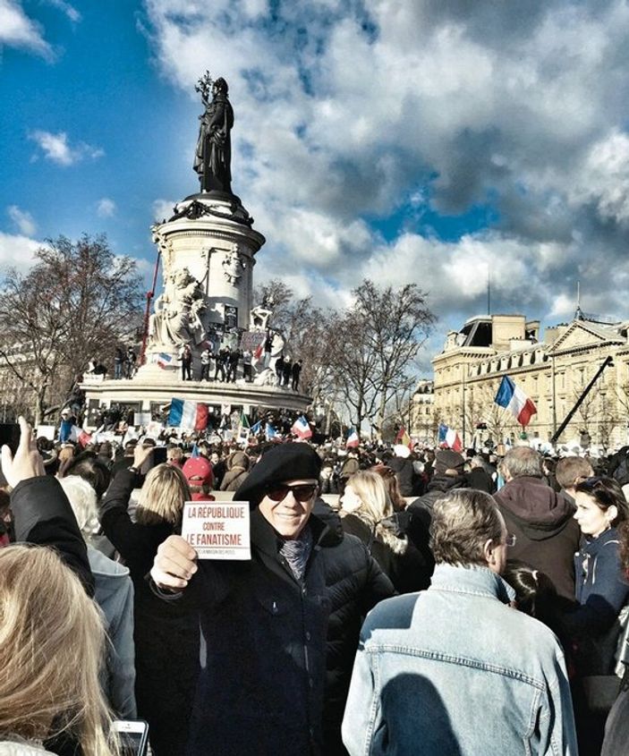 Ertuğrul Özkök'ten Paris yazısı