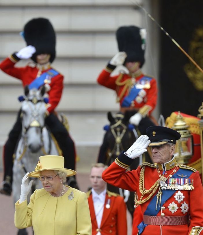 İngiliz Guardian sirk dedi