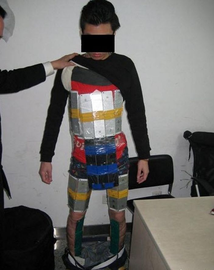 Çin'de iPhone kaçakçısı yakalandı