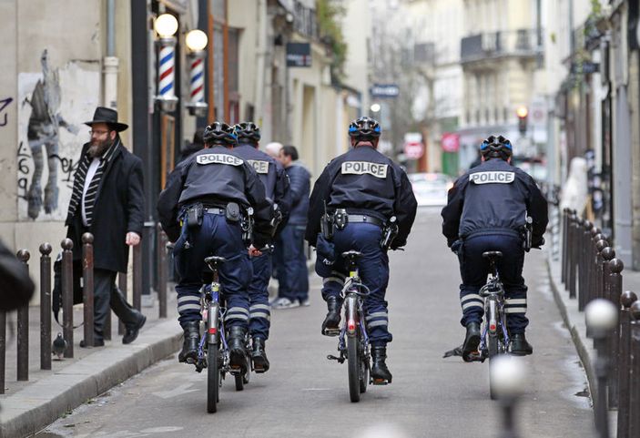 Fransa'da güvenlik önlemleri olağanüstü düzeyde İZLE