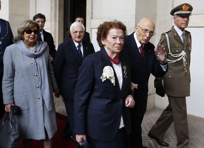 İtalya Cumhurbaşkanı Napolitano istifa etti