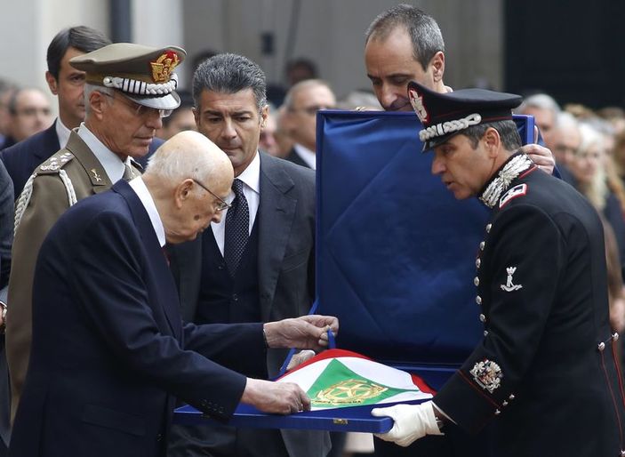 İtalya Cumhurbaşkanı Napolitano istifa etti