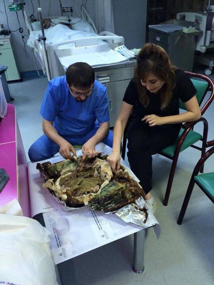 Elazığ'da hastanede kebap yiyenler görevden alındı