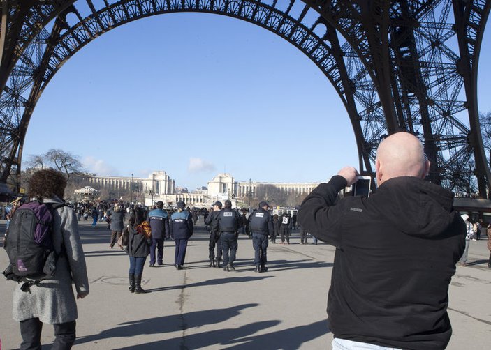 Paris'e giden turist sayısında düşüş