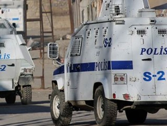 Diyarbakır'da kimlik kontrolü yapan 11 kişi yakalandı