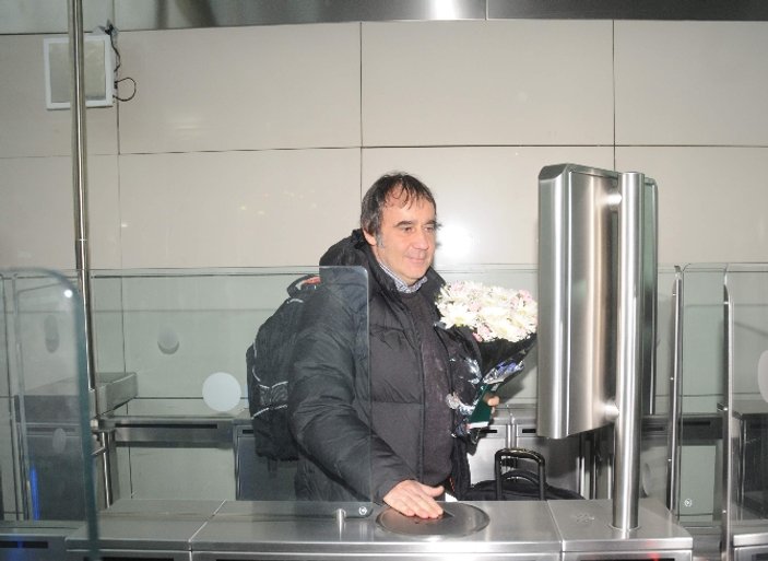 Atatürk Havalimanı'nda parmak iziyle pasaport kontrolü
