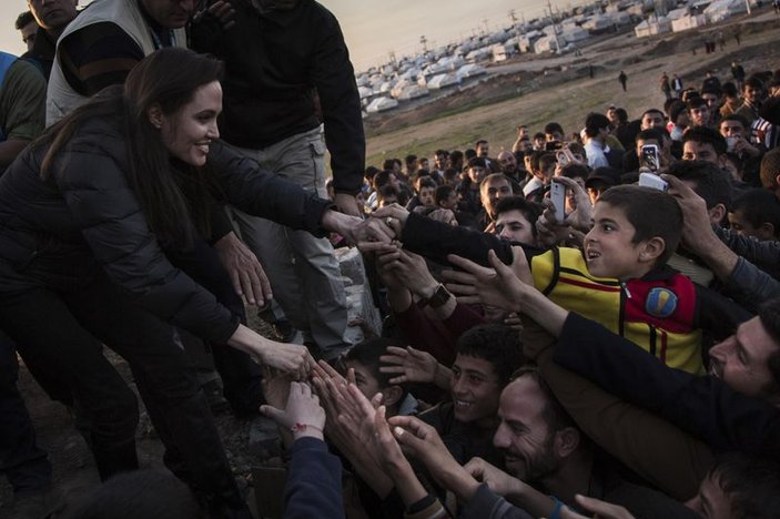 Angelina Jolie’den Ezidilere sürpriz ziyaret