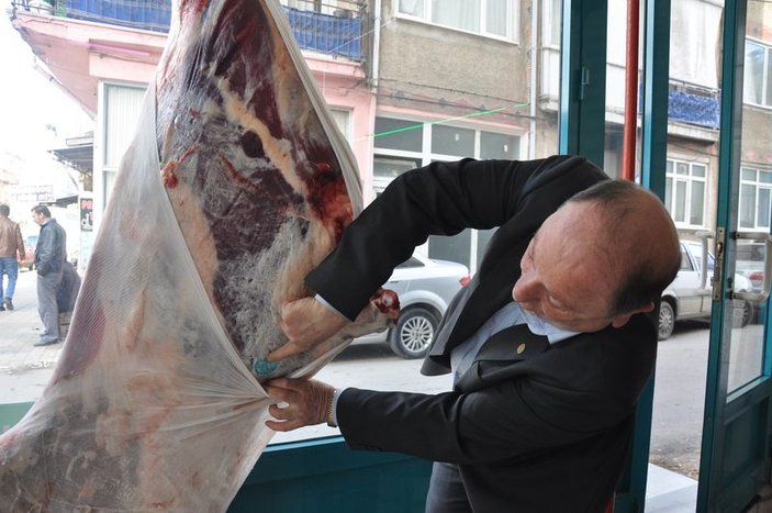 Bursa'da at eti skandalı