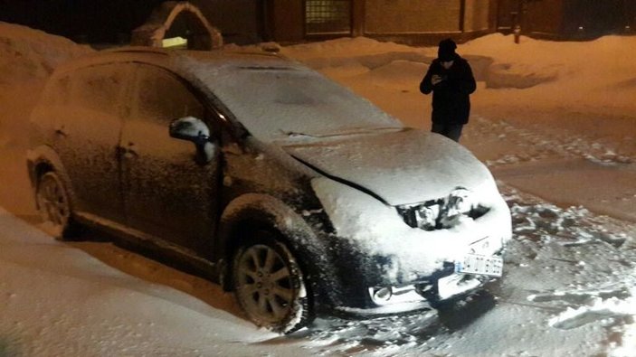 Uludağ'da bir kişi buzda kayan otomobilin altında kaldı