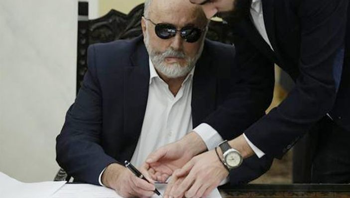 Yunanistan'da ilk kez görme engelli bakan görev yapacak