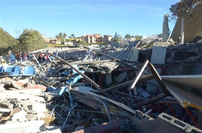 Meksika'da tanker patladı çocuk hastanesi çöktü