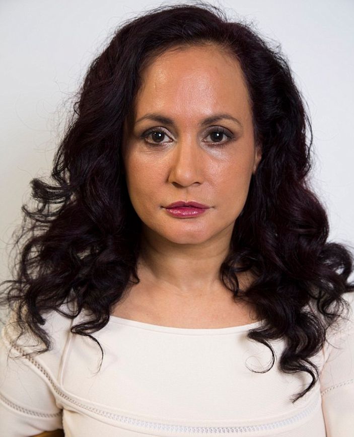 İngiltere'de yaşayan Tess Christian 40 yıldır gülmüyor