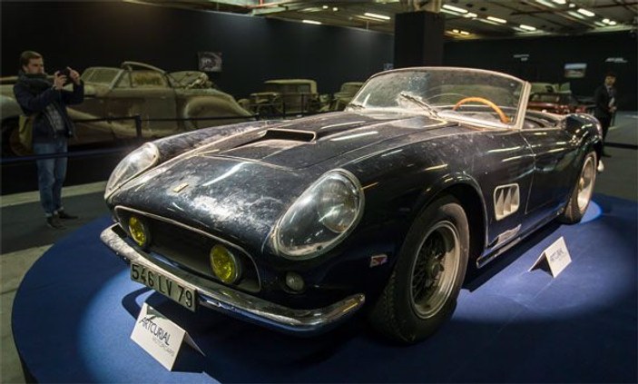 Klasik Ferrari rekor fiyata alıcı buldu