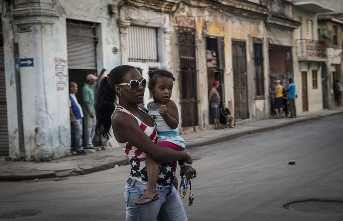 Apple devrimcilerin ülkesi Küba'ya girdi