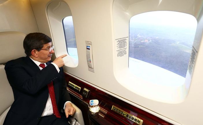 Başbakan Davutoğlu 3. Havalimanı inşaatını inceledi