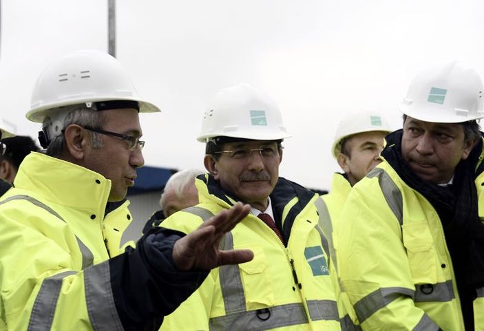 Başbakan Davutoğlu 3. Havalimanı inşaatını inceledi