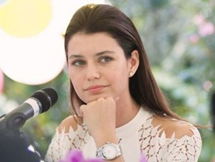 Beren Saat'ten Özgecan için anlamlı mesaj