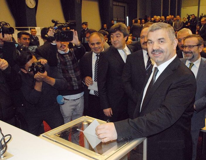 Kayseri Büyükşehir Belediye Başkanı Mustafa Çelik oldu