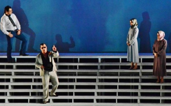 Antalya Devlet Operası'nda başörtüsü gerginliği