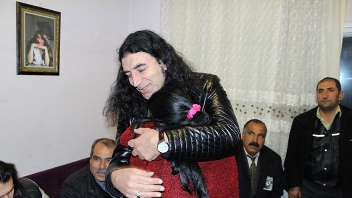 Murat Kekilli Özgecan'ın ailesini ziyaret etti