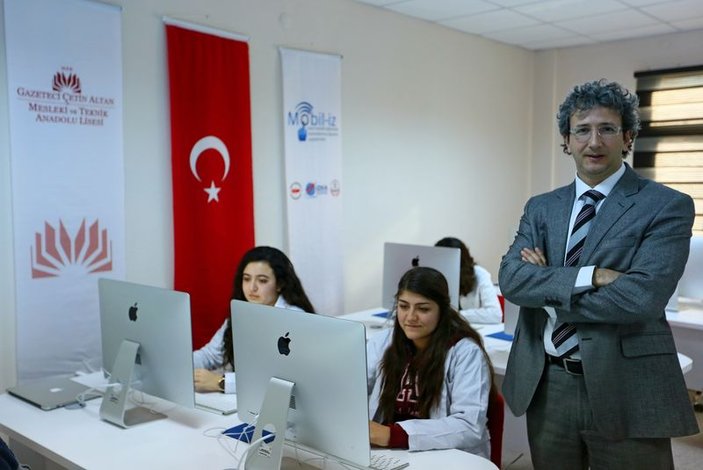 İzmir'de akıllı telefon uygulamasını kendin yap eğitimi