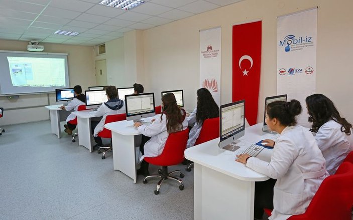 İzmir'de akıllı telefon uygulamasını kendin yap eğitimi