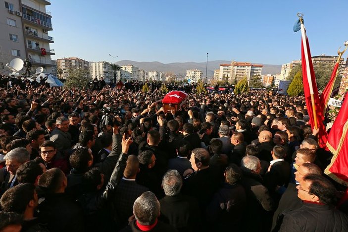 Fırat Çakıroğlu İzmir'de toprağa verildi