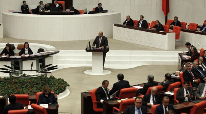 Hasip Kaplan'dan milletvekillerine Kardashian benzetmesi