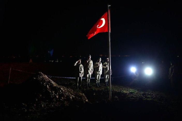 Genelkurmay: Türbe Eşme Köyü'ne nakledildi bayrak dikildi