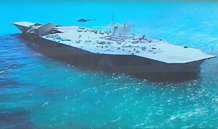 İran ABD'nin maketten gemisini batırdı