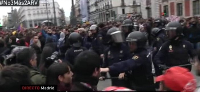 Madrid'de öğrenci eylemine polis müdahalesi