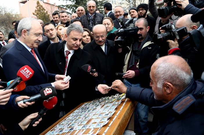 Kılıçdaroğlu piyango bileti aldı