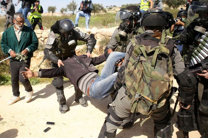 Batı Şeria'daki gösterilere sert müdahale