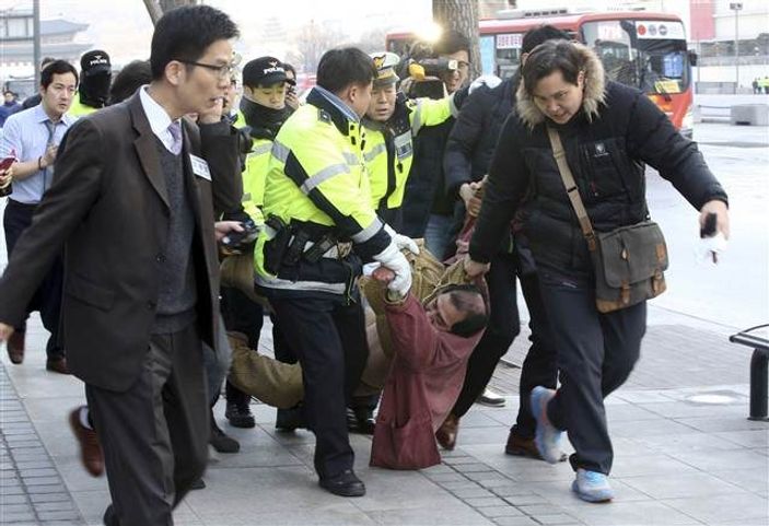 Güney Kore'de usturalı saldırı