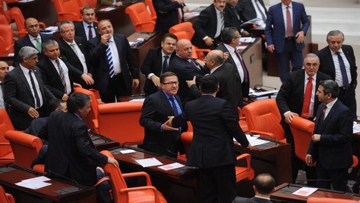 Lütfü Türkkan'ın çirkin sözleri Meclis'i karıştırdı