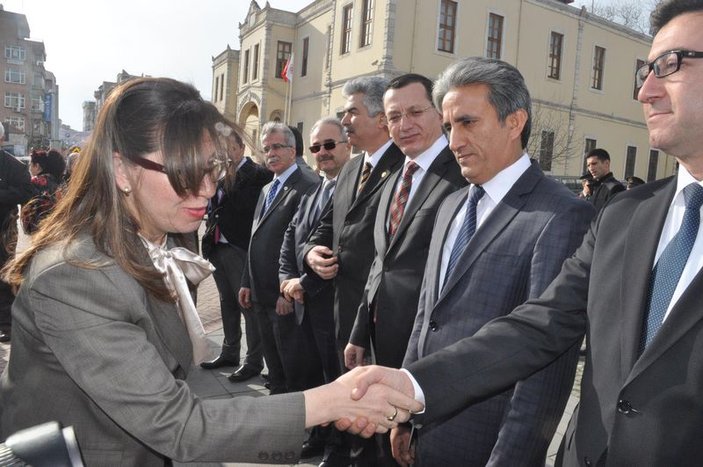 Türkiye'nin üçüncü kadın valisi görevine başladı