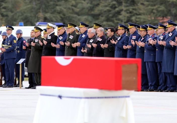 Konya'da şehit olan pilotlara veda